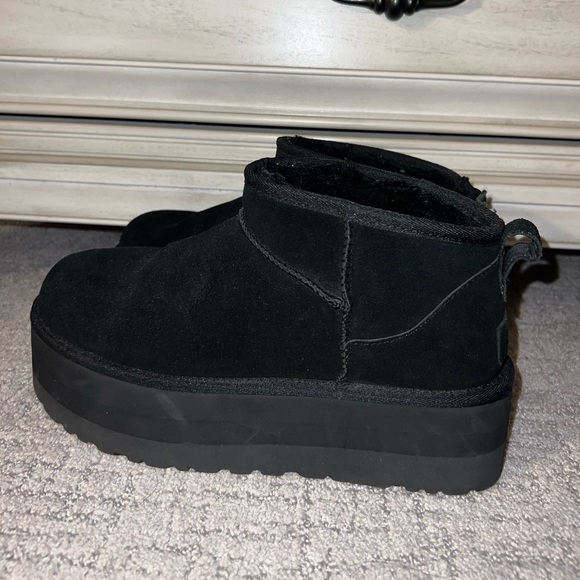 Platform Uggs in Black - Picture 9 of 10